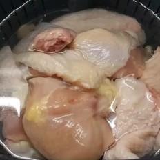 无油红烧鸡翅的做法-咸鲜味烧菜谱