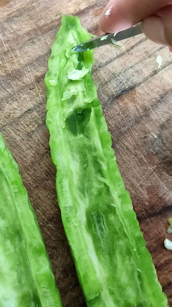 凉拌苦瓜的做法-酸甜味拌菜谱