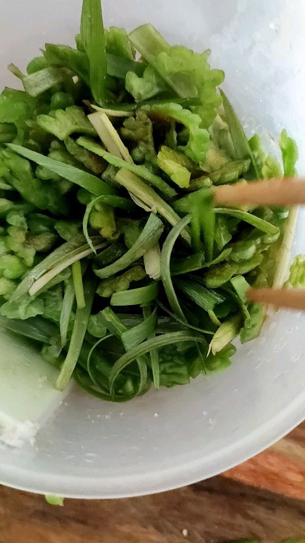 凉拌苦瓜的做法-酸甜味拌菜谱
