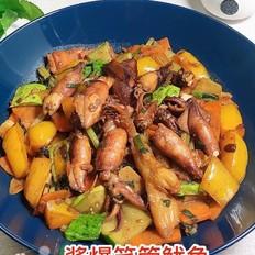 酱爆笔管鱿鱼（10分钟快手菜）的做法-酱香味炒菜谱