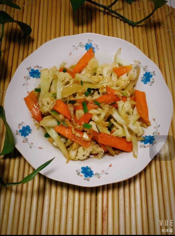 清炒花菜的做法-家常味炒菜谱