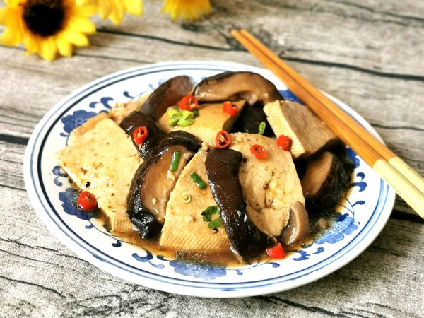 香菇烧豆腐的做法-家常味烧菜谱-易网健康养生网 香菇烧豆腐的做法-家常味烧菜谱