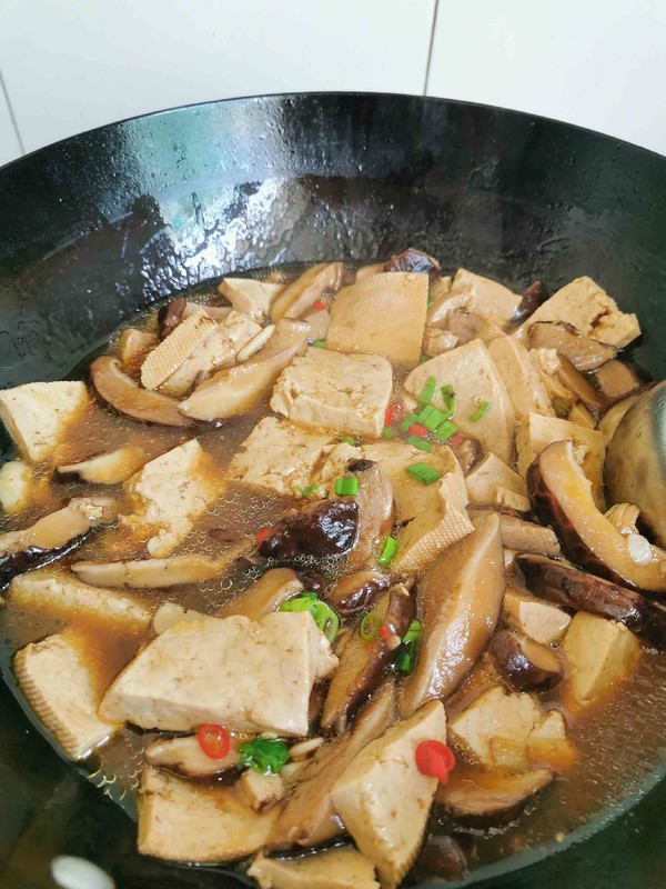 香菇烧豆腐的做法-家常味烧菜谱