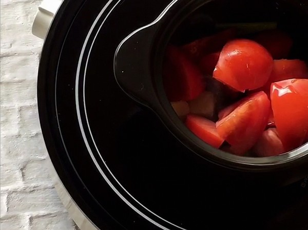 番茄金针菇豆腐的做法-咸鲜味煮菜谱
