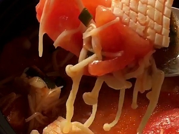 番茄金针菇豆腐的做法-咸鲜味煮菜谱-易网健康养生网 番茄金针菇豆腐的做法-咸鲜味煮菜谱