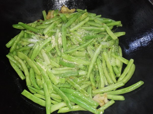 干煸四季豆的做法-家常味炒菜谱