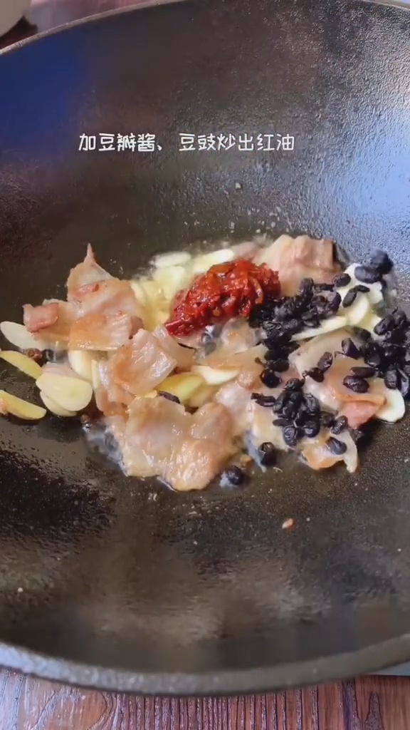 干锅土豆片的做法-咸鲜味炒菜谱