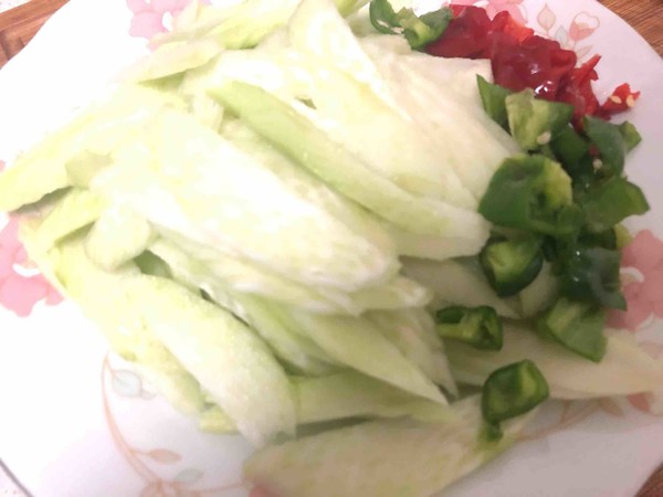 芥兰炒肉丝的做法-家常味炒菜谱