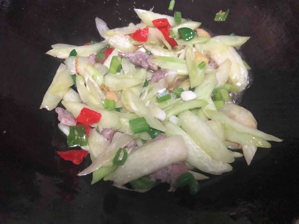 芥兰炒肉丝的做法-家常味炒菜谱