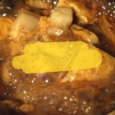 记忆中下饭肉～豆腐腩肉煲的做法-家常味焖菜谱