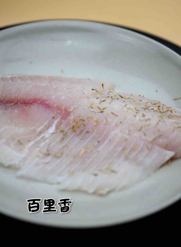 减肥餐～香煎鲷鱼的做法-咸鲜味煎菜谱