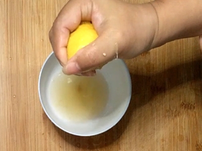 凉拌芥兰的做法-咸鲜味拌菜谱-易网<a href=http://www.bryss.cn/ target=_blank class=infotextkey>健康养生</a>网 凉拌芥兰的做法-咸鲜味拌菜谱