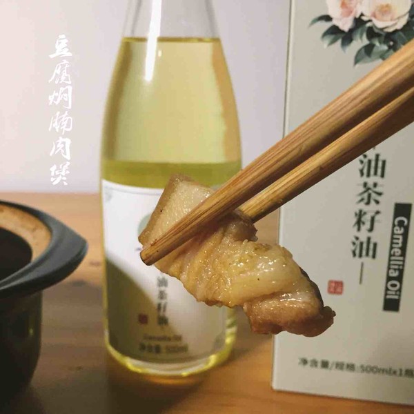 记忆中下饭肉~豆腐腩肉煲的做法-家常味焖菜谱-易网健康养生网 记忆中下饭肉~豆腐腩肉煲的做法-家常味焖菜谱