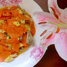 胡萝卜炒鸡蛋蘑菇的做法-咸鲜味炒菜谱