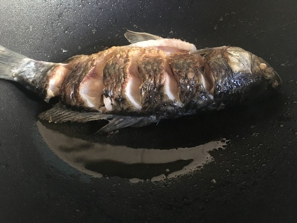 鲫鱼白萝卜丝汤的做法-家常味煮菜谱