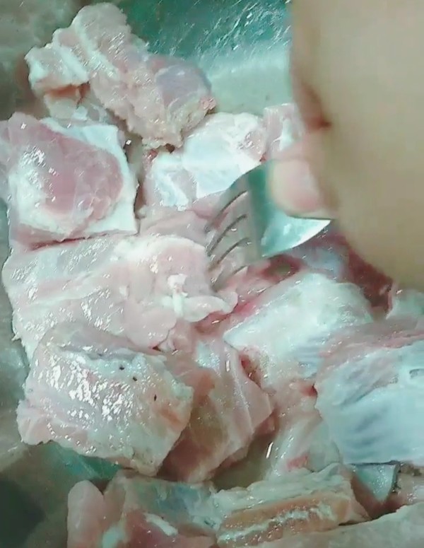 蒜蓉叉烧排骨的做法-酱香味烤菜谱