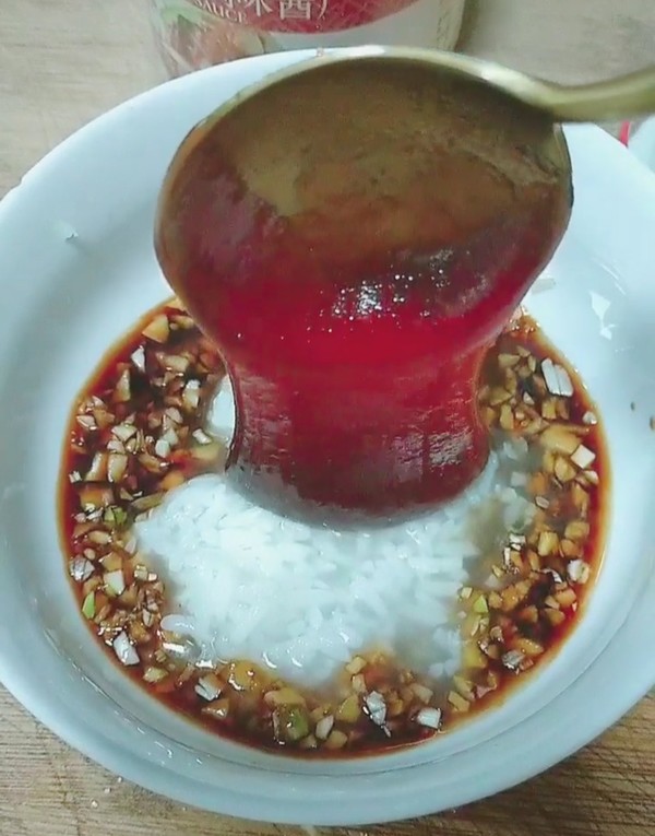 蒜蓉叉烧排骨的做法-酱香味烤菜谱