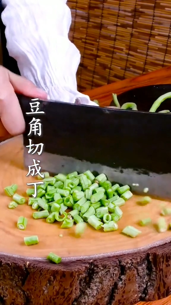 肉末豆角的做法-咸鲜味炒菜谱