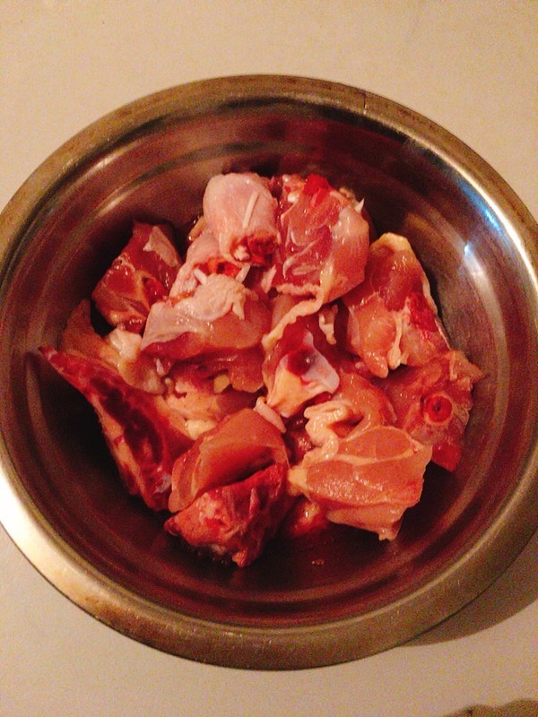 土豆炖鸡腿的做法-家常味炖菜谱