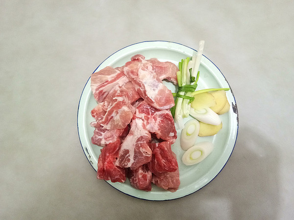 玉米荸荠排骨汤的做法-咸鲜味煲菜谱-易网<a href=http://www.bryss.cn/ target=_blank class=infotextkey>健康养生</a>网 玉米荸荠排骨汤的做法-咸鲜味煲菜谱