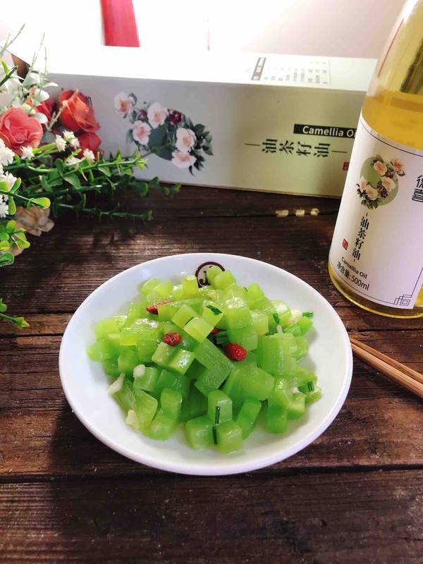 莴笋吉庆的做法-家常味炒菜谱