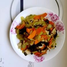 胡萝卜炒黑木耳的做法-家常味炒菜谱
