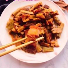 笋干红烧肉的做法-咸鲜味烧菜谱