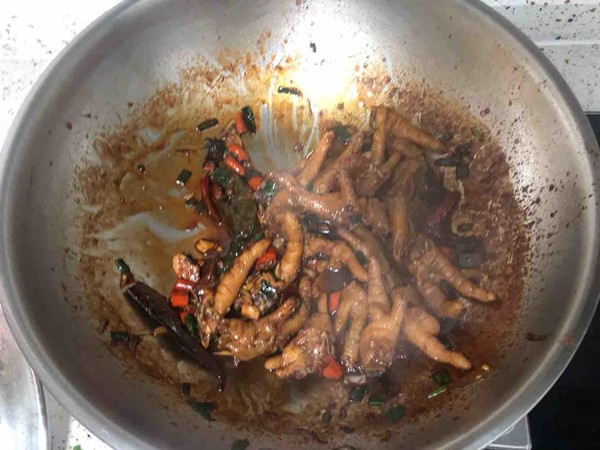 红烧鸡爪的做法-家常味烧菜谱