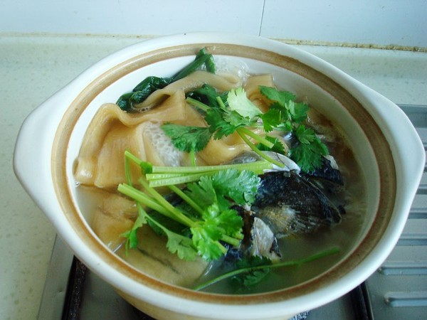 鱼头苕粉煲的做法-家常味炖菜谱