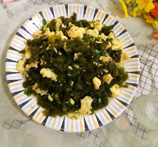 地耳炒鸡蛋的做法-家常味炒菜谱