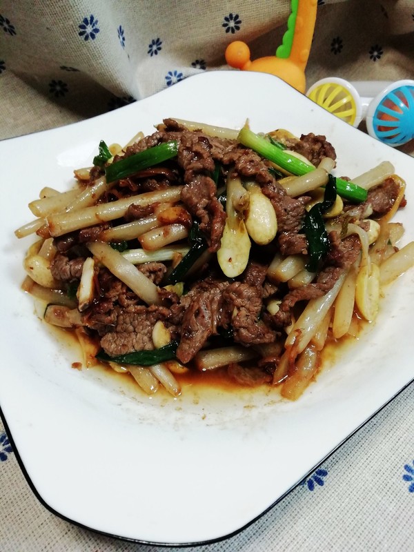 牛肉炒花生芽的做法-咸鲜味炒菜谱-易网健康养生网 牛肉炒花生芽的做法-咸鲜味炒菜谱