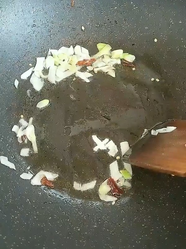 炝炒藕丝的做法-家常味炒菜谱