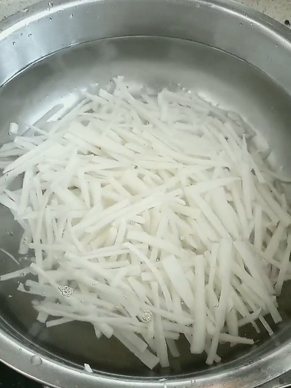 炝炒藕丝的做法-家常味炒菜谱