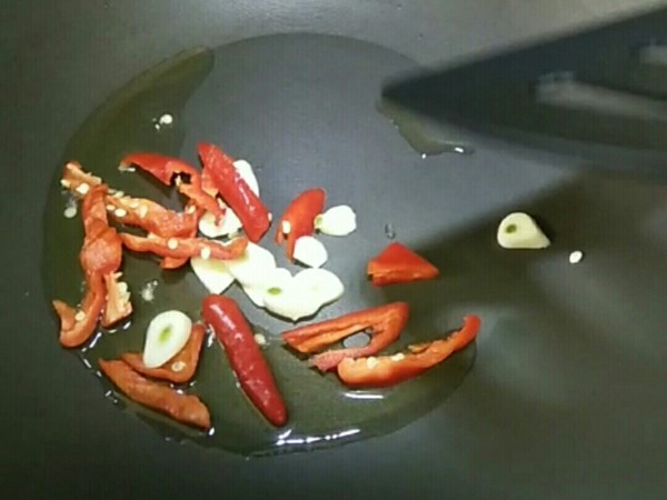 竹笋炒腊肉的做法-家常味炒菜谱