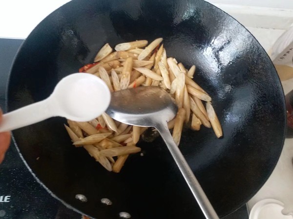 酸脆藕心菜的做法-酸辣味炒菜谱