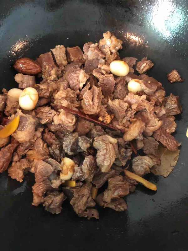 红烧牛腩（家常版）的做法-酱香味焖菜谱