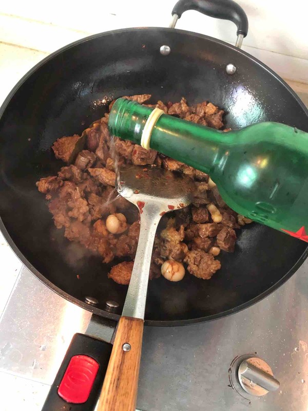 红烧牛腩（家常版）的做法-酱香味焖菜谱
