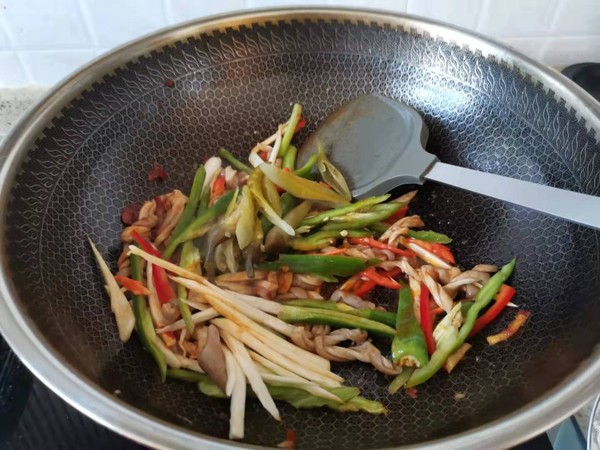 三椒红油肚片的做法-香辣味炒菜谱-易网健康养生网 三椒红油肚片的做法-香辣味炒菜谱