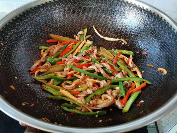 三椒红油肚片的做法-香辣味炒菜谱-易网健康养生网 三椒红油肚片的做法-香辣味炒菜谱