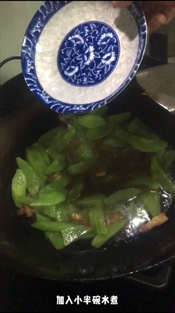 五花肉炒莴苣的做法-咸鲜味炒菜谱