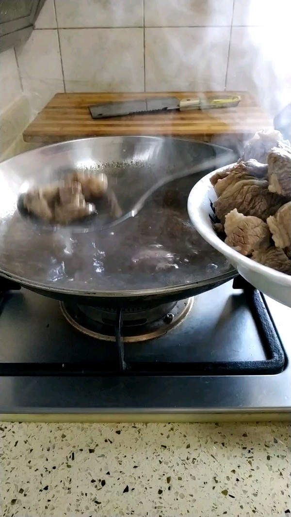 萝卜牛肉煲的做法-家常味炖菜谱