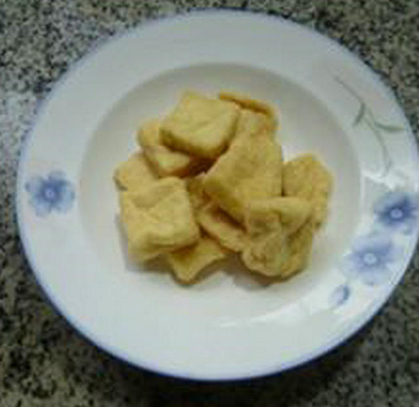 黑木耳洋葱炒小油方的做法-家常味炒菜谱
