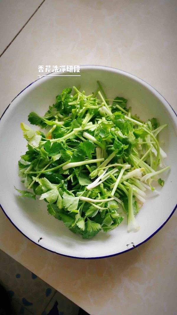香芹烧花链的做法-家常味烧菜谱