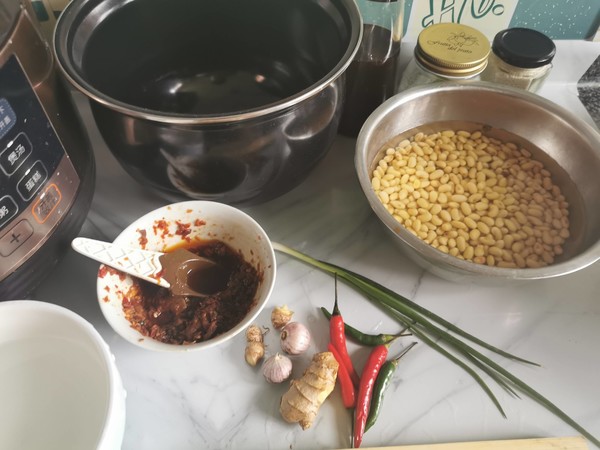 麻辣豆的做法-麻辣味炒菜谱-易网<a href=http://www.bryss.cn/ target=_blank class=infotextkey>健康养生</a>网 麻辣豆的做法-麻辣味炒菜谱