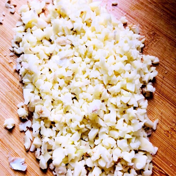 避风塘炒虾的做法-咸鲜味炒菜谱-易网健康养生网 避风塘炒虾的做法-咸鲜味炒菜谱