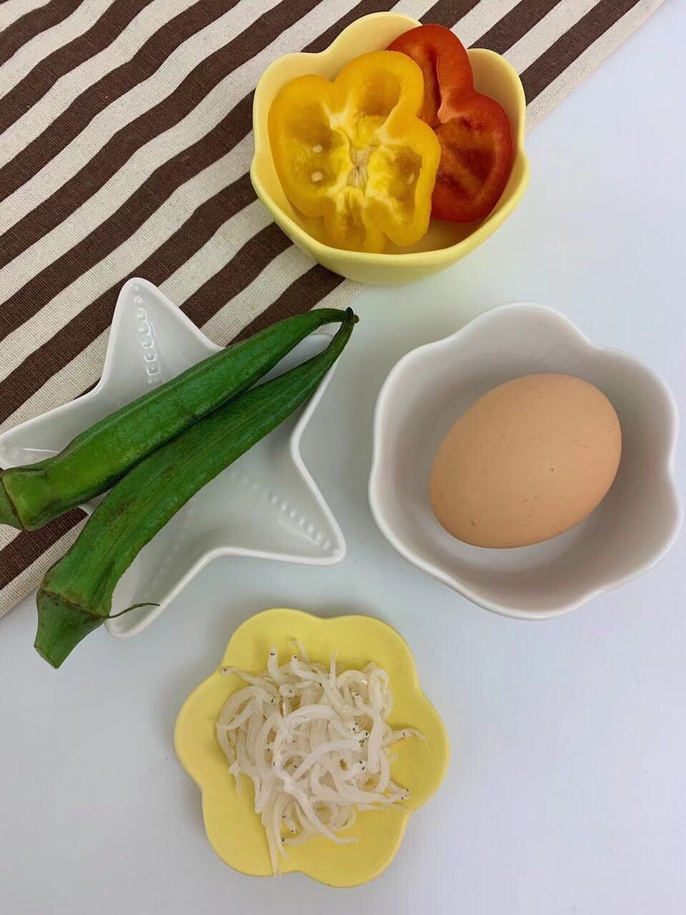 宝宝辅食  银鱼秋葵煎蛋的做法-家常味煎菜谱