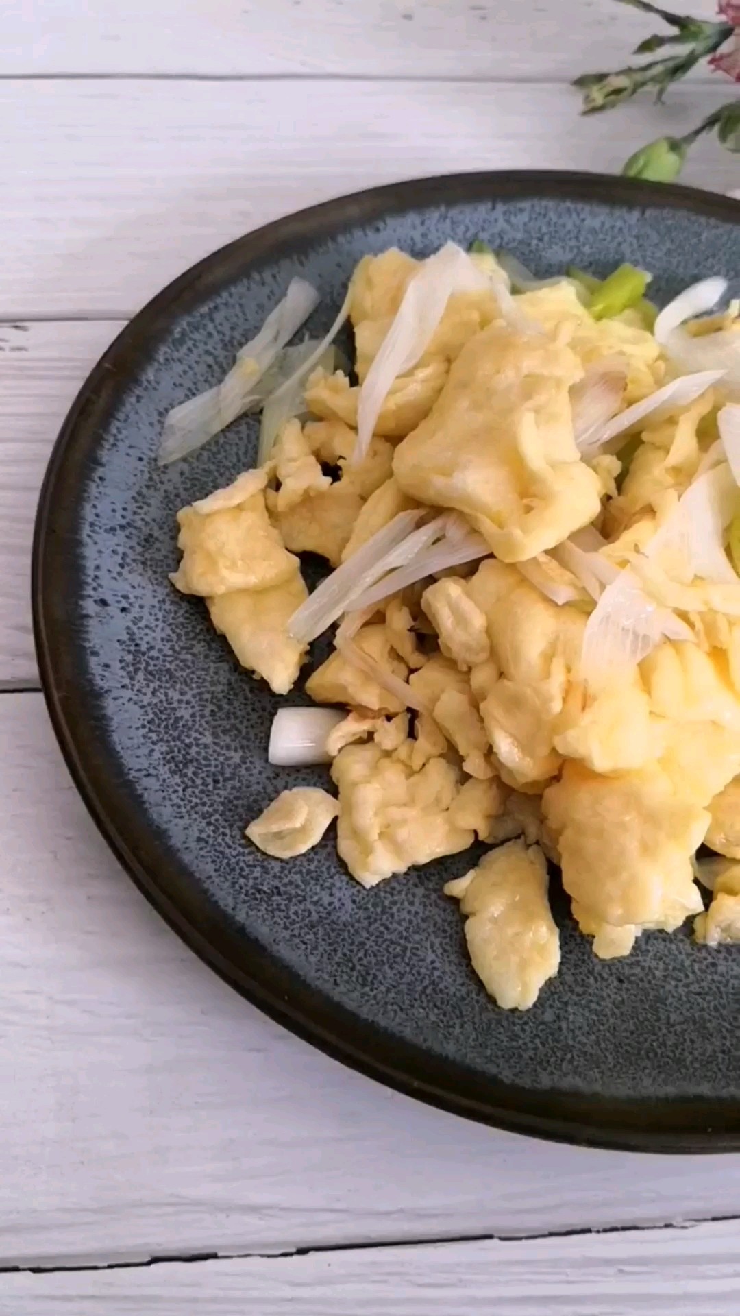 大葱炒鸡蛋的做法-家常味炒菜谱-易网健康养生网 大葱炒鸡蛋的做法-家常味炒菜谱