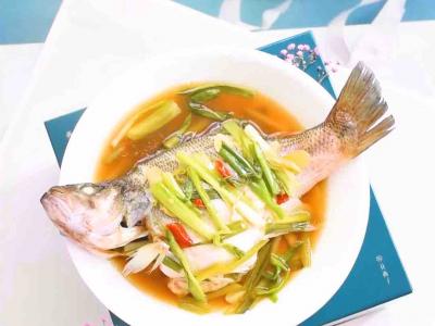 清蒸鲈鱼的做法-咸鲜味煮菜谱
