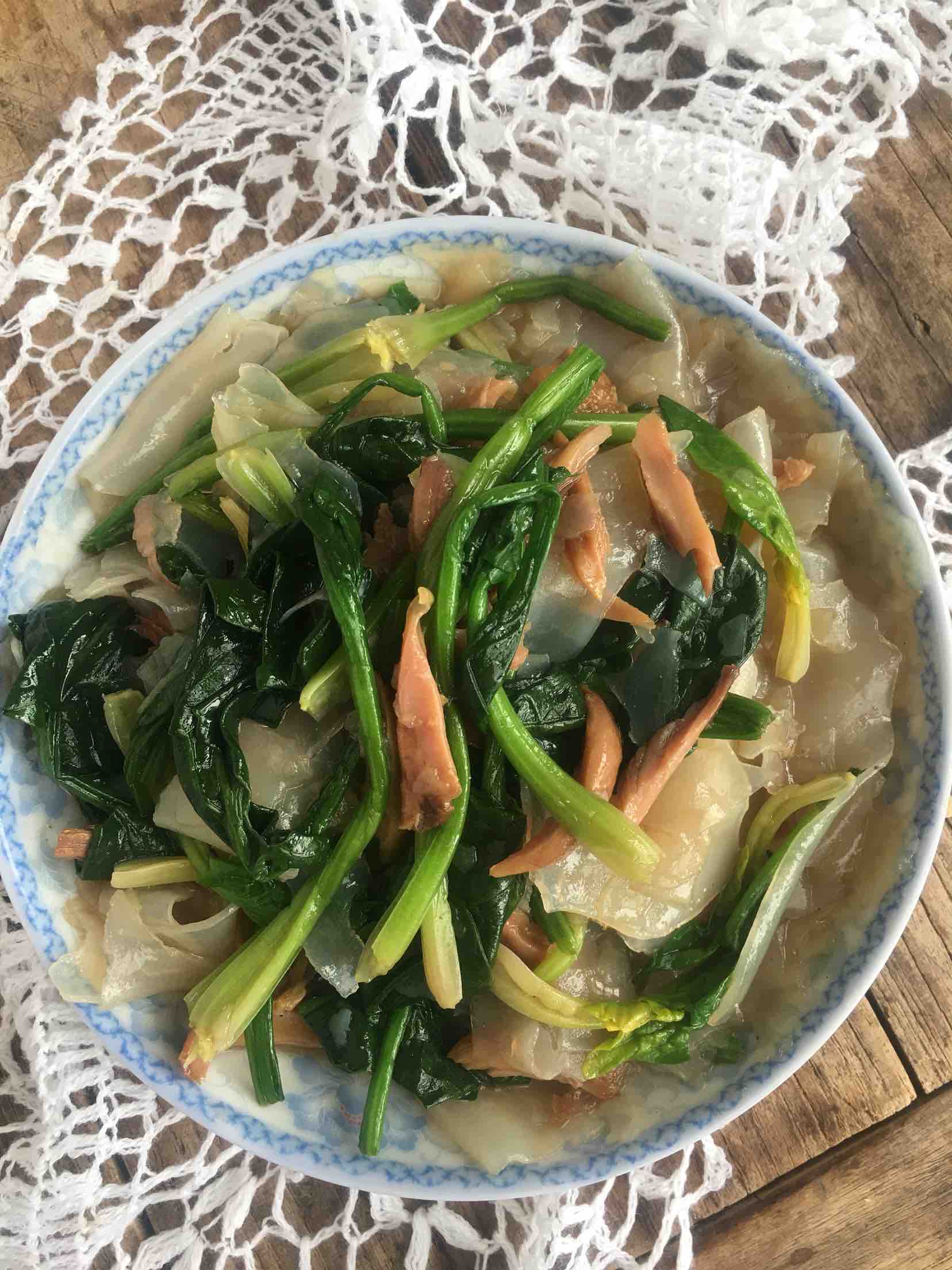 凉拌菠菜鸡丝粉皮的做法-家常味拌菜谱