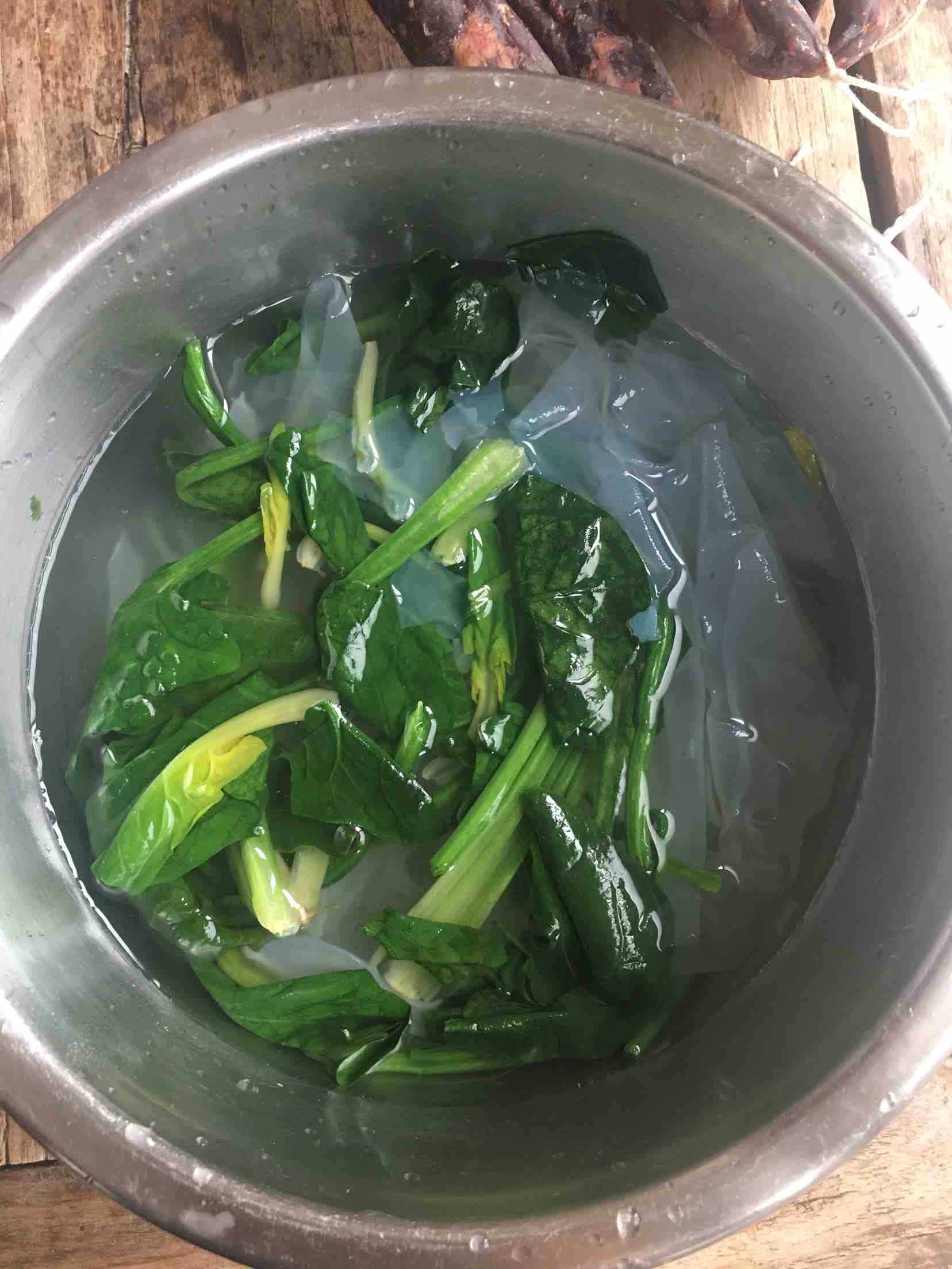 凉拌菠菜鸡丝粉皮的做法-家常味拌菜谱